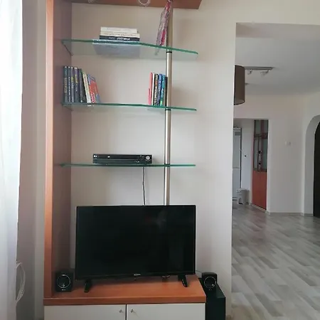 Apartment Mikes Near The Sea Garden